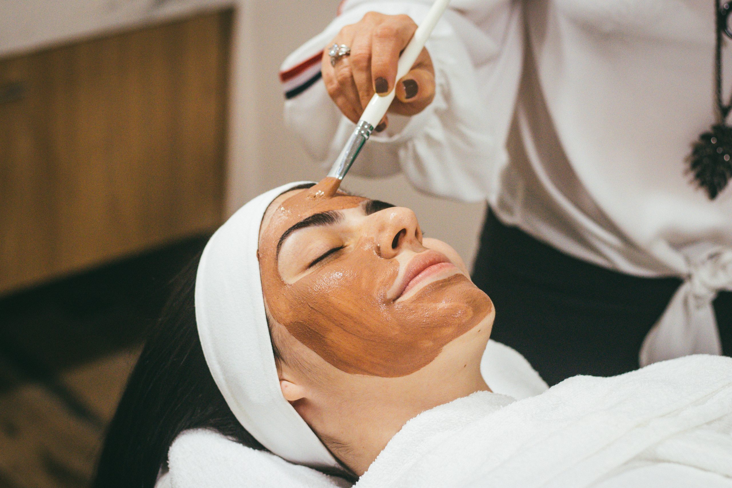 Guide to Choosing a Cosmetology School  