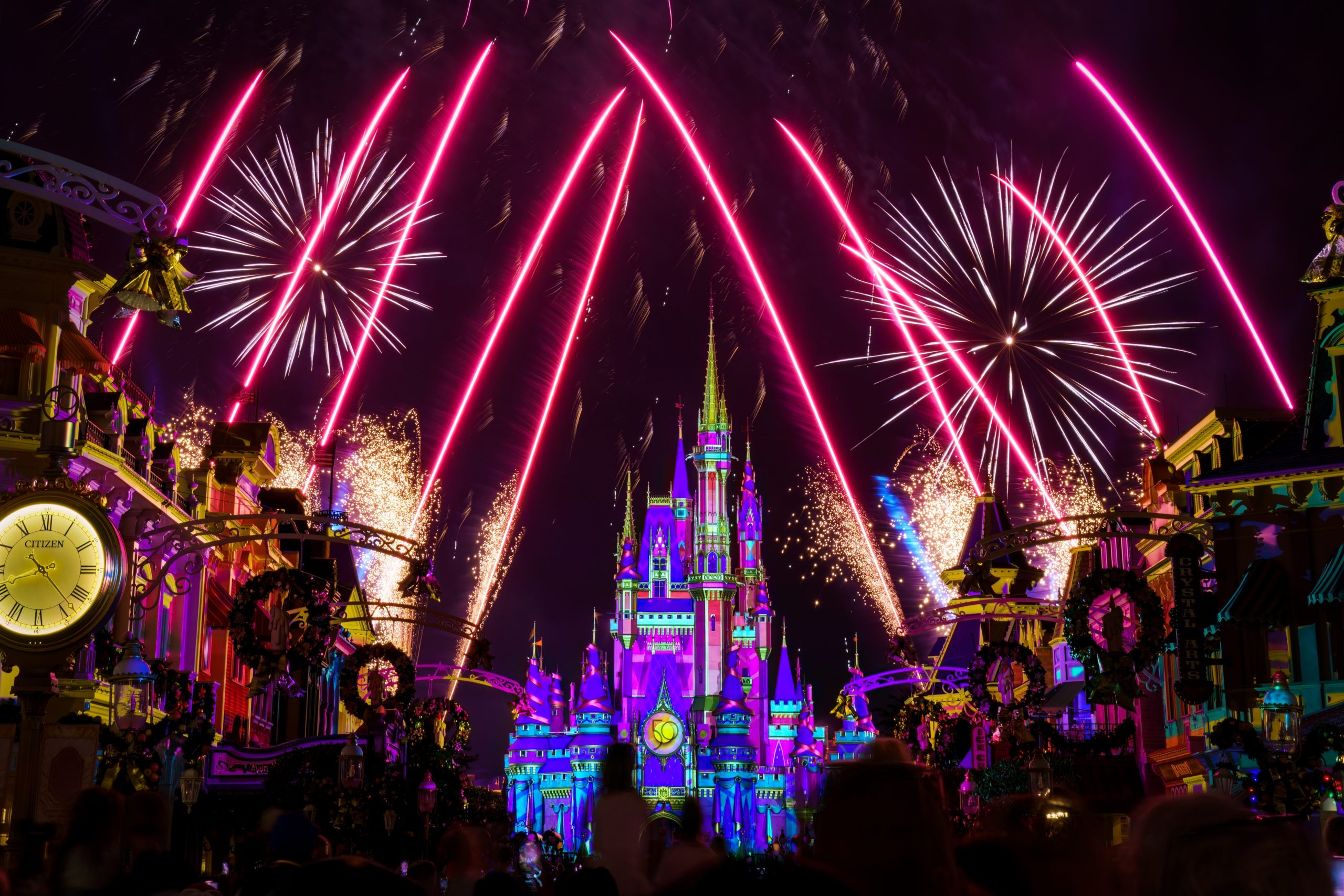 Here Is How To Watch The 2022 Disney Parks Magical Christmas Day Parade