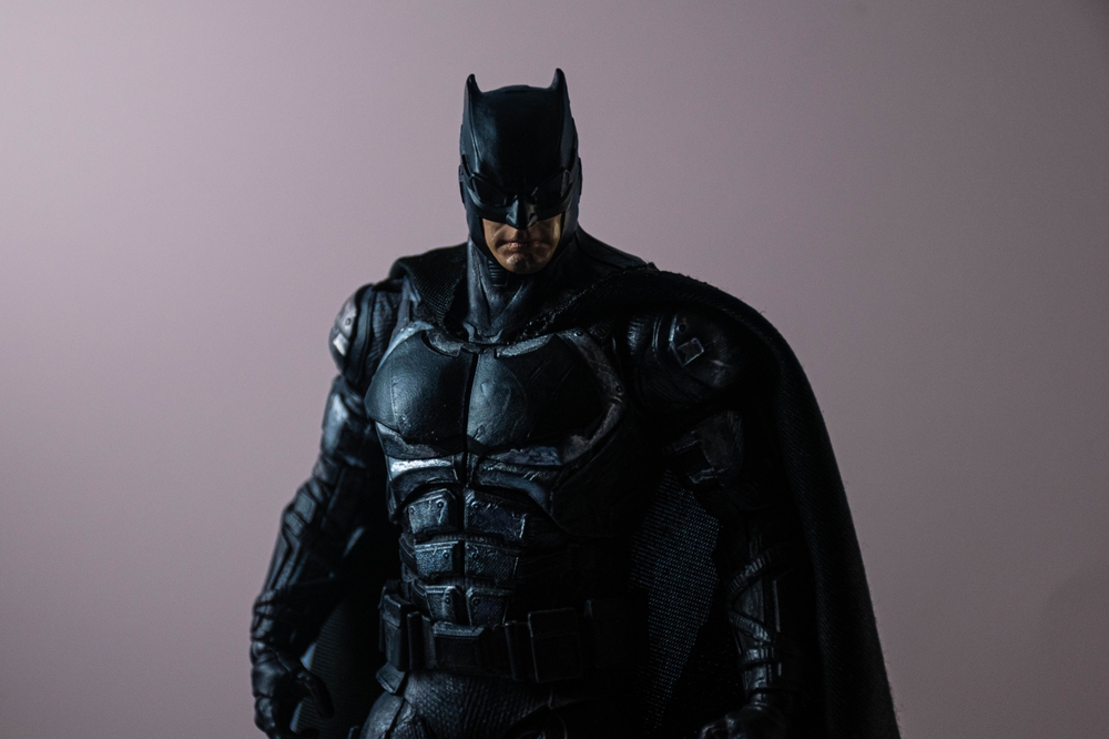 Former Adult Star Mia Khalifa’s Analysis of Batman & Superman Goes Viral