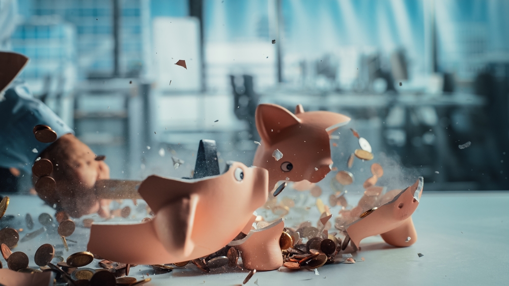 FIFO Worker $60,000 In Debt Asks For Extreme Money-Saving Hacks And People Deliver